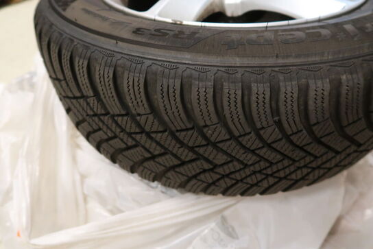 Palle med 4 stk. alufælge med dæk HANKOOK 215/60R16 99H