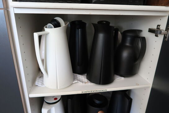 Div. service i køkken. Glas, bestik, kaffekander, vinglas m.m.