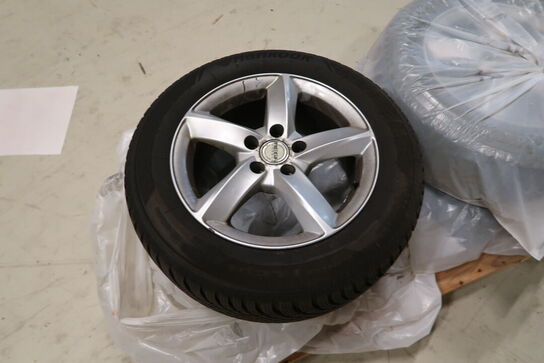 Palle med 4 stk. alufælge med dæk HANKOOK 215/60R16 99H
