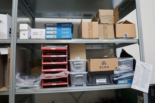 Div. Pakkeudstyr, såsom tape, vægt, 2 stk. skæremaskiner m.m.