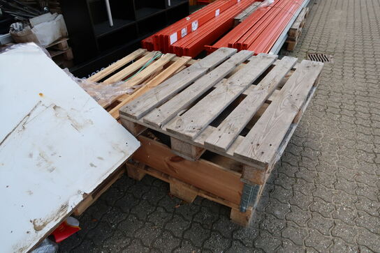 Div. paller, reol, cykel, kaffemaskine JDE samt dele til tøjstativer (alt skal medtages fra beskrivelsen)(pallereoler medfølger ikke)