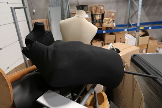 2 stk. paller med div. Giner