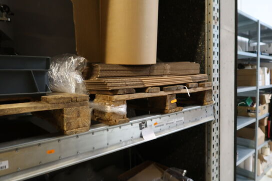 Palle med papkasser m.m.