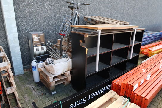 Div. paller, reol, cykel, kaffemaskine JDE samt dele til tøjstativer (alt skal medtages fra beskrivelsen)(pallereoler medfølger ikke)