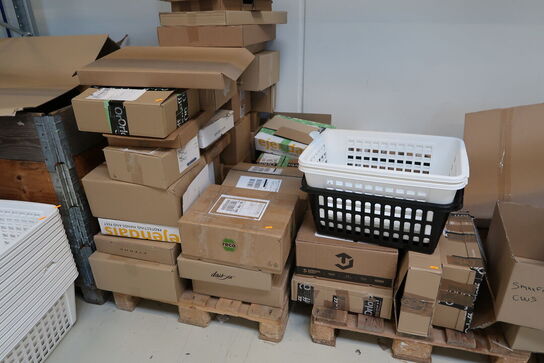 Div. Tomme papkasser, vasketøjskurve m.m.