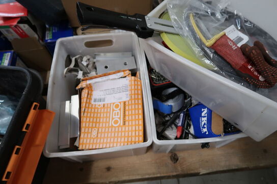 Palle med div. Varelager og værktøj