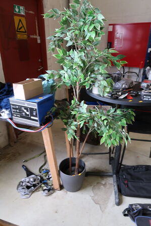 Barbord uden indhold med 2 stk. barstole