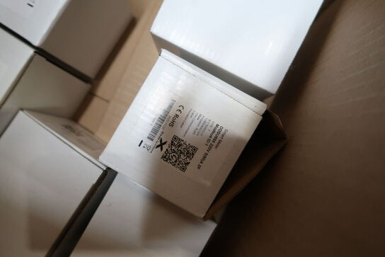 Palle samt kasser med div. Kabel