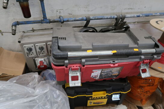 Div. Kabler, varelager samt værktøjstasker