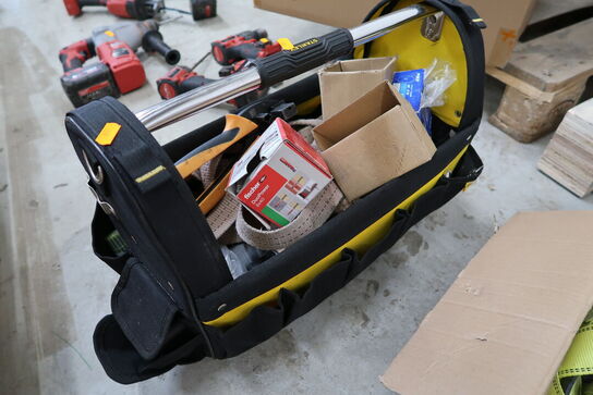 Værktøjstaske med div. Værktøj