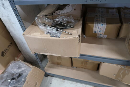 Lagerreol med div. Varelager