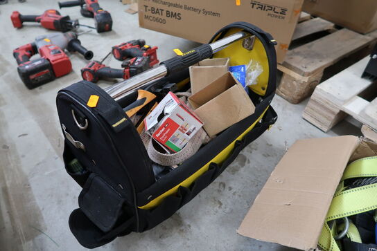 Værktøjstaske med div. Værktøj