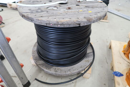 Kabeltromle med div. Kabel