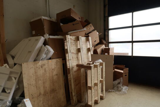 Div. Paller, papkasser samt skraldespande uden indhold