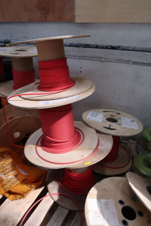 Palle med div. Kabeltromler med div. Kabel