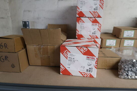 Lagerreol med div. Varelager