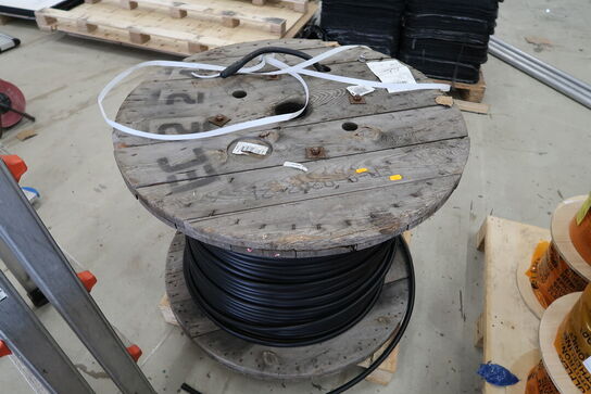 Kabeltromle med div. Kabel