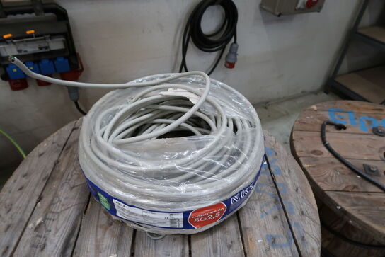 Palle med kabeltromle med div. Kabel