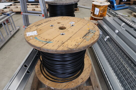 Kabeltromle med div. Kabel