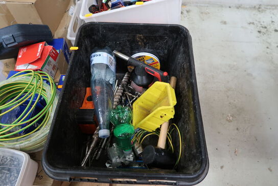 Palle med div. Varelager og værktøj