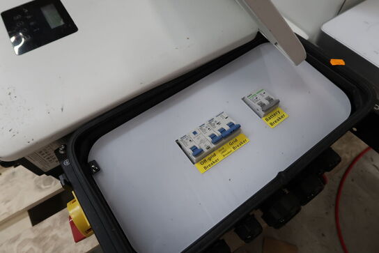 Palle med inverter SOLAX, batteri SOLAX m.m.