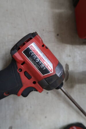 3 stk. akku håndværktøj MILWAUKEE M18 FID3, M18 BLH, M18 FPD3 