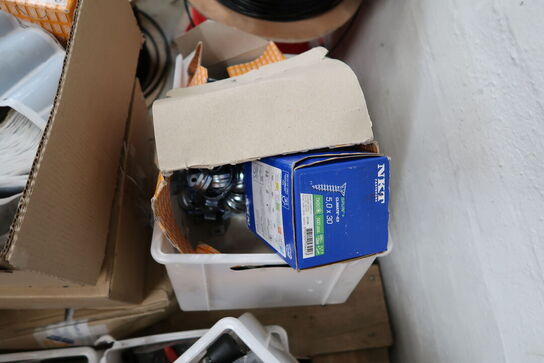 Palle med div. Varelager og værktøj