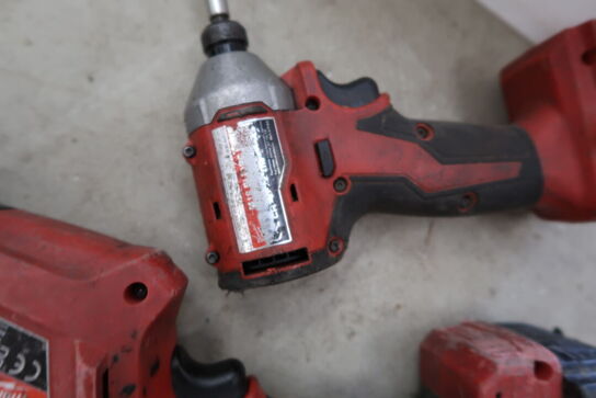 3 stk. håndværktøj MILWAUKEE med batteri og lader