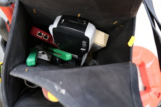 Værktøjstaske med div. Værktøj m.m.