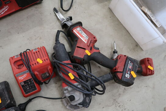 3 stk. håndværktøj MILWAUKEE med batteri og lader