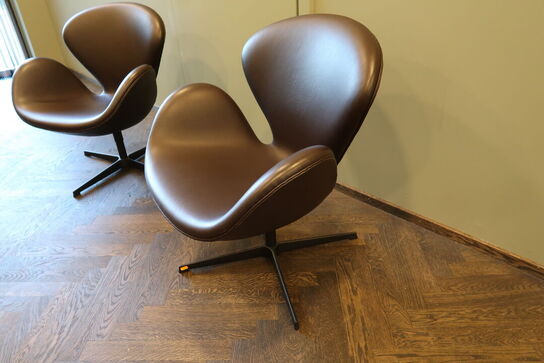 Lænestol ARNE JACOBSEN Svanen 3320 i Cognac læder