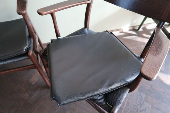 4 stk. spisebordsstole HANS J. WEGNER CH26 med 3 stk. læderhynder