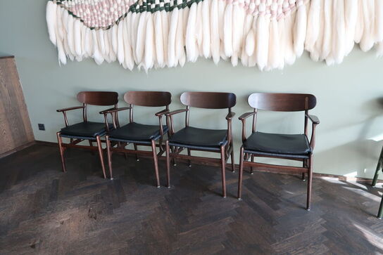 4 stk. spisebordsstole HANS J. WEGNER CH26 med 2 stk. læderhynder