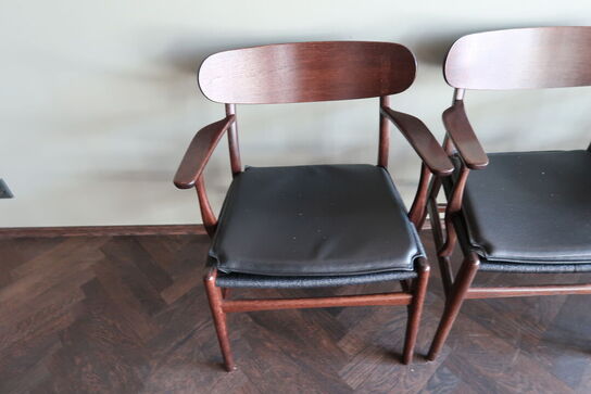 4 stk. spisebordsstole HANS J. WEGNER CH26 med 2 stk. læderhynder