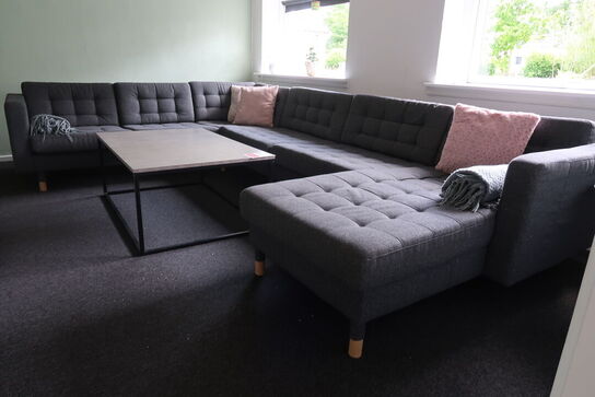 Hjørnesofa, sofabord, tv-møbel m.m. 
