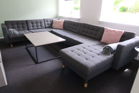 Hjørnesofa, sofabord, tv-møbel m.m. 