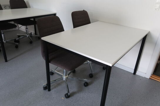 4 stk. Borde - 120x80x70 cm + 11 stk. stole 
