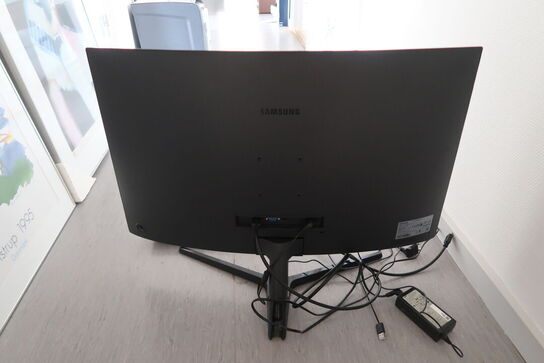 Samsung C32R500FHR 32" + keyboard & mus