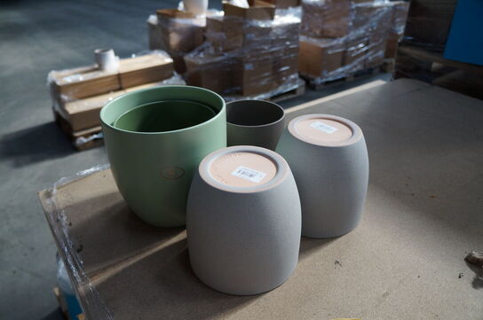 Palle med diverse potter