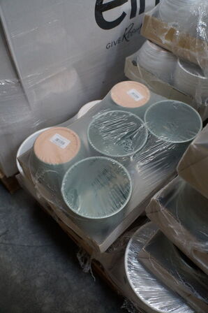 Palle med diverse potter