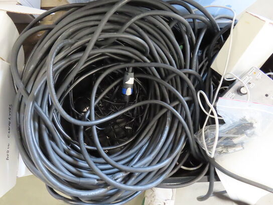 Palle med rester fra TC ELECTRONIC