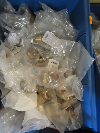 Palle med div. Målere og fittings