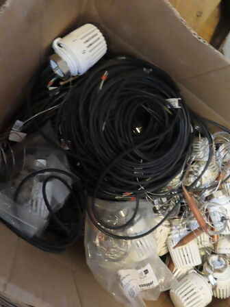 3 kasser med radiatortermostater