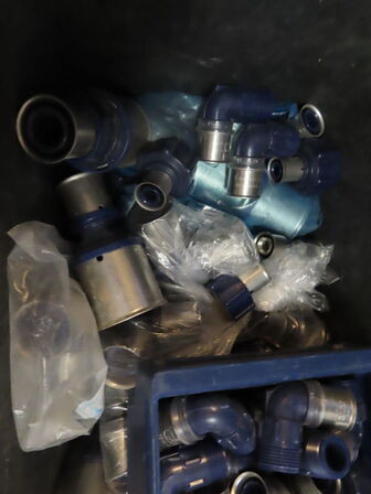 Palle med div. Kuglehaner og fittings