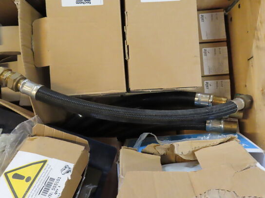 Palle med div. Målere og fittings