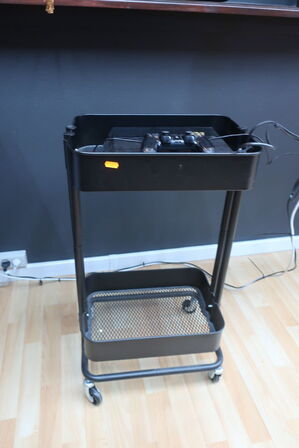 Spillekonsol PLAYSTATION 4 med controller