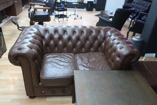 2 stk. sofaer, sofabord samt lælnestol