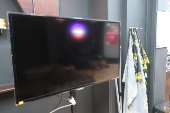 Stand med fjernsyn SAMSUNG UE40ES5505