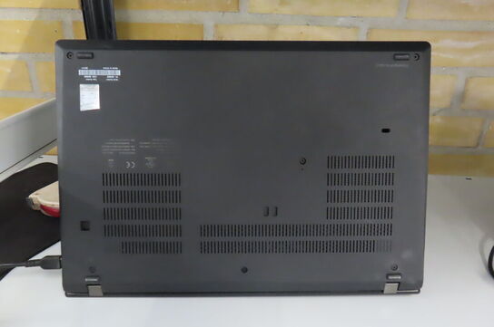 Bærbar computer LENOVO P14s Gen2