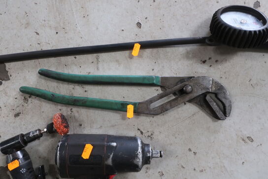 Slagnøgle, vandpumpetang m.v. 